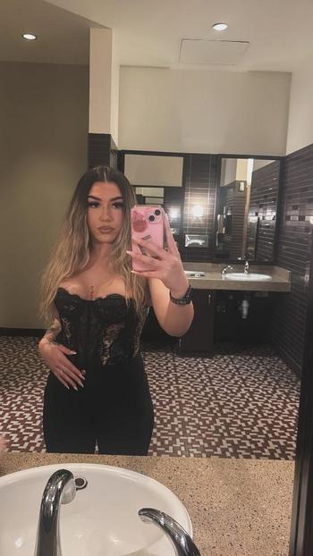 Daisy, 23  female escort, Portland