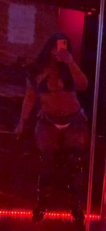 Naomi, 23  female escort, Portland