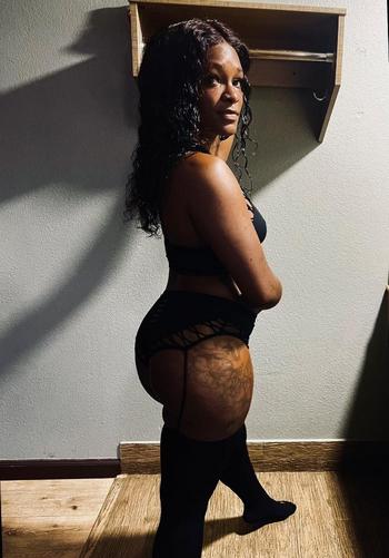 Chocolate, 28  female escort, Portland