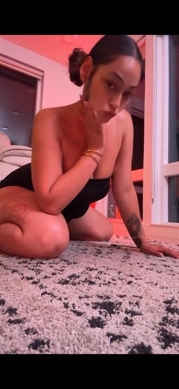 Sunshine, 23  female escort, Portland
