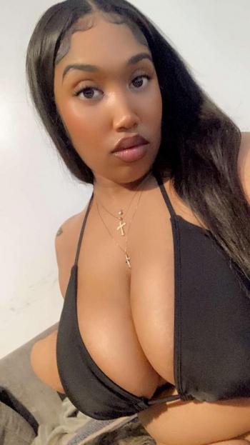 BiancaBomb Aka Miss Divine , 20  female escort, Portland