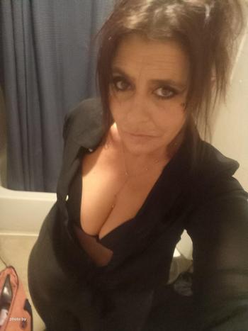 Carlie, 48  female escort, Portland