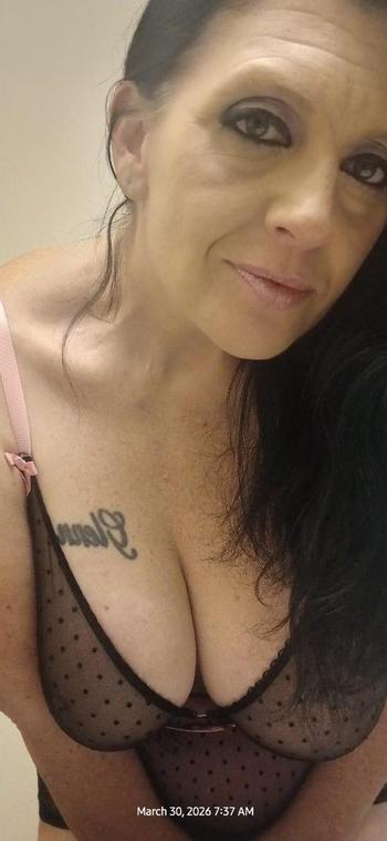 Smokin Hot Milf Kendra, 47  female escort, Portland