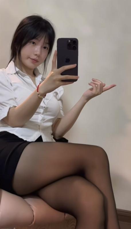 escort photo 0